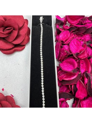 Victoria 925 Ayar Gümüş Kalp Taşlı Zarif Bileklik