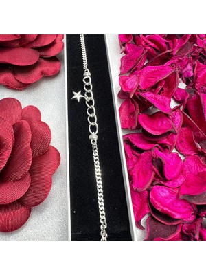 Victoria 925 Ayar Gümüş Yıldız Figürlü Bileklik – Modern Zincir Tasarım Kadın Bileklik