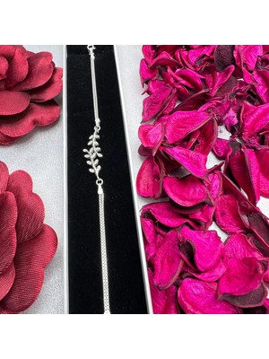 Victoria 925 Ayar Gümüş Yaprak Figürlü Bileklik – Zarif Doğa Tasarımlı Kadın Bileklik