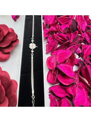 Victoria 925 Ayar Gümüş Pembe Taşlı Çiçek Bileklik – Zirkon Detaylı Zarif Kadın Bileklik
