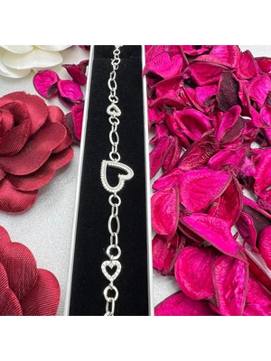 Victoria 925 Ayar Gümüş Büyük Kalp Figürlü Bileklik – Zirkon Taşlı Şık Kadın Bileklik