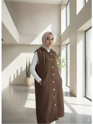 Lavrisa Kadın Kapüşonlu Uzun Kapitone Yelek