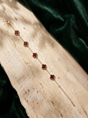 Meneva Aksesuar Kırmızı Mineli 5’li Küçük Boy Yonca Altın Gold Renk Zincirli Paslanmaz Çelik Bileklik