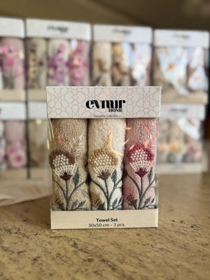 Çeyiz Merkezi 3’lü Kutulu 3D Nakışlı Havlu Seti 30X50 cm