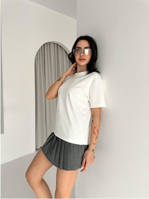 Belirtilmemiş Kadın Taş Detaylı Basic Tişört — Kısa Kol Minimal Şık T-Shirt