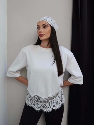 Esra Helvacı Vatkalı Etek Ucu Dantel Tshirt