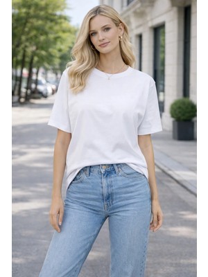 by Eylül Ertürk Baskısız  T-Shırt