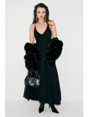 Grimelange DESEO Kadın V Yaka Çapraz Ayarlanabilir Askılı Etek Ucu Geniş Esnek Tül Kumaşlı Siyah Elbise