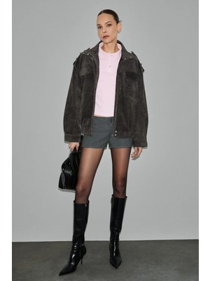 Grimelange SOLVIA Kadın Polo Yaka Patlı Düğmeli Kısa Kollu Önde Nakış Detaylı Crop Pembe T-Shirt