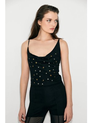 Grimelange LATIDO Kadın Degaje Yakalı Tül Üzeri Taş Detaylı Astarlı Askılı Şık Siyah Bluz