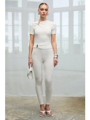 Grimelange Sısıly Kadın Yumuşak ve Esnek Kumaşlı  Toka Detaylı Slim Fit Ekru Tayt