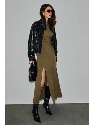 Grimelange VISSER Kadın Yumuşak Ve Esnek Kumaşlı Düşük Omuzlu Yuvarlak Yakalı Önü Yırtmaçlı Haki Elbise