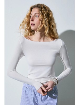 Grimelange ROTTEN Kadın Yumuşak Ve Esnek Kumaşlı Kayık Yakalı Uzun Kol Beyaz T-Shirt