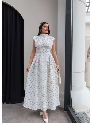 Esra Helvacı Puantiye Desen Vatkalı Sıfır Kol Elbise