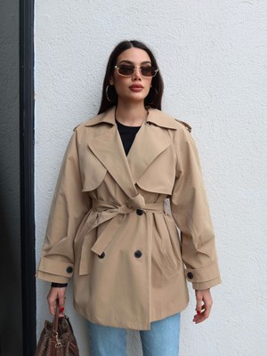 Esra Helvacı Kuşaklı Kruvaze Yaka Kısa Trench