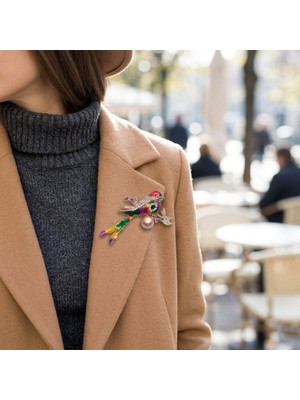Museum Of You Broş Kuş Figürlü Renkli ve Taş Detaylı Şık ve Modern Kadın Takı Aksesuarı