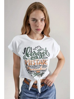 Hiccup Kadın Baskılı Kısa Tişört Beyaz