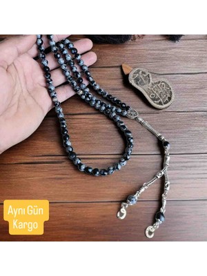 Mga Doğaltaş Karlı Obsidyen Taşı 99’luk Zikir Tesbihi 8 mm – 3 Taş Püsküllü Hakiki Doğal Taş Tesbih – Namaz Tesbihi