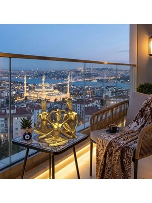 Mirsa Global Gold Renk Yogacı Kız 3lü Biblo