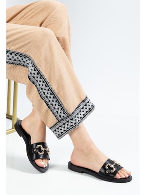 Suins Shoes Kadın Toka Detaylı Siyah Terlik Konfor ve Şıklık İçin Tasarlandı