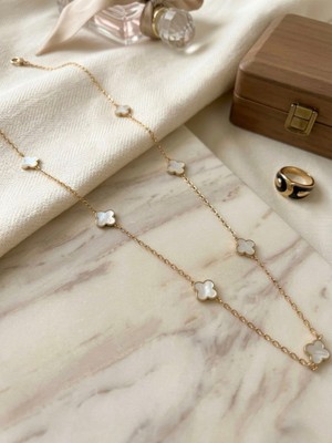 Meneva Aksesuar Beyaz Mineli Minimalist 7’li Yonca Altın Gold Renk Zincirli Paslanmaz Çelik Kolye