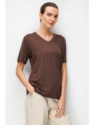 Desen Triko Kadın V Yaka Yaka Kenarı Zincirli Penye T-Shirt 26707 Kahverengi