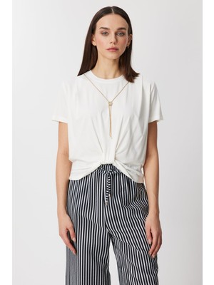 On Kadın Önü Büzgülü Zincir Aksesuarlı Bluz 71378 Ekru