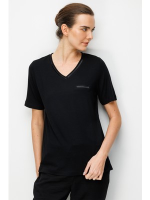 Desen Triko Kadın V Yaka Cebi Saten Şeritli Penye T-Shirt 26828 Siyah