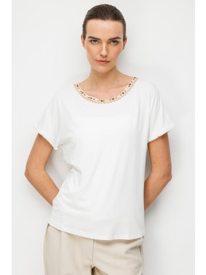 Desen Triko Kadın Sıfır Yaka Yakası Hasır Aksesuarlı Penye T-Shirt 26819 Ekru