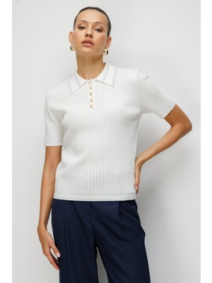 On Kadın Yakası Düğmeli Kumaşı Desenli Bluz 10304 Beyaz