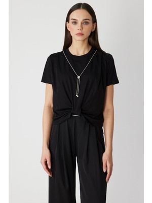 On Kadın Önü Büzgülü Zincir Aksesuarlı Bluz 71378 Siyah
