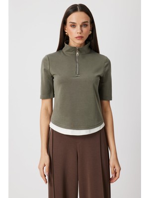 On Kadın Yakası Fermuarlı Kısa Kollu Bluz 76305 Haki