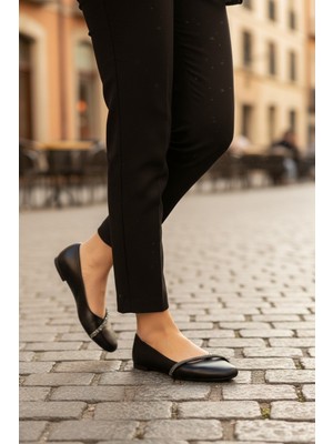 Enoch Kadın Taşlı Çapraz Bantlı Zarif Modern Babet