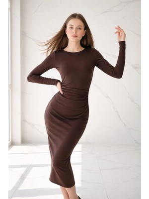 Sagre&Sisters Kahverengi Uzun Kollu Vücuda Oturan Midi Elbise – Şık Gece & Günlük Model