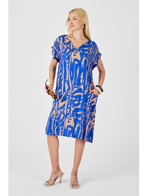 Bacc Mavi Desenli V Yaka Yarasa Kol Oversize Midi Elbise BCVL-254019
