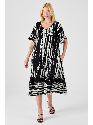 Bacc Siyah Batik Desenli V Yaka Eteği Volanlı Oversize Elbise BCVL-254023