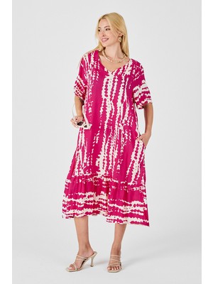 Bacc Fuşya Batik Desenli V Yaka Eteği Volanlı Oversize Elbise BCVL-254023