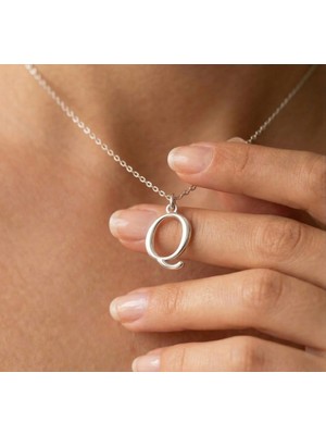 Ashak Accessories Kadın 925 Ayar Gümüş Zincirli Q Harfi Classic Baş Harfli Harf Alfabe Isim Kolye