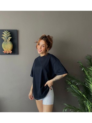 Belirtilmemiş Kadın Oversize Basic Tişört – Salaş Kesim Pamuklu Günlük T-Shirt
