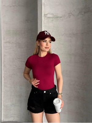 Belirtilmemiş Kadın Basic Bisiklet Yaka Slim Fit Body — Kısa Kol Günlük Body
