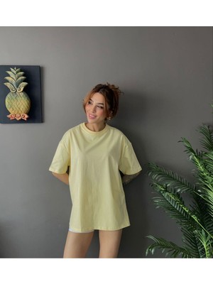 Belirtilmemiş Kadın Oversize Basic Tişört – Salaş Kesim Pamuklu Günlük T-Shirt