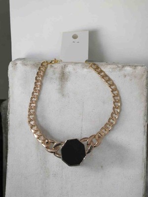 Shesra Çelik Siyah Taşlı Kolye