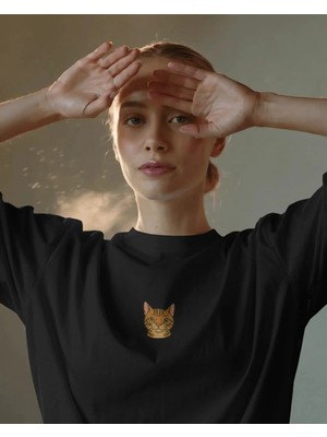 Muhtar Store Kadın Bengal Kedisi Baskılı Oversize Tişört – Minimal Bengal Cat Tasarım