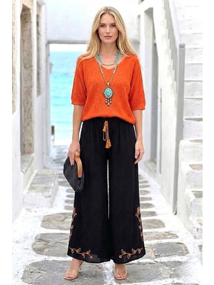 Modanı Seç Siyah Nakışlı Pantolon Etek