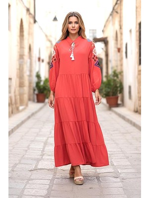 Modanı Seç Kiremit Rengi Sıfır Yaka Kolları Nakışlı Eteği Kat Kat Uzun Elbise