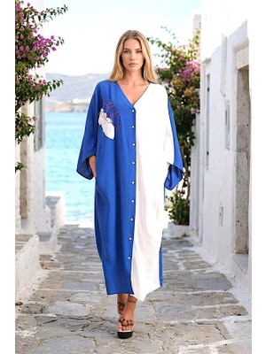 Modanı Seç Saks Mavi Sırtı ve Yakası Yaprak Nakışlı V Yaka Cepli Oversize Uzun Gömlek Elbise