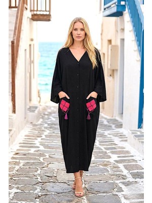 Modanı Seç Siyah V Yaka Omuzu Pencereli Cepleri ve Sırtı Aplike Nakışlı Püsküllü Oversize Uzun Gömlek Elbise