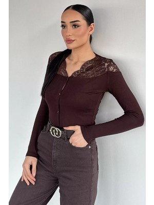 Gülseli Kadın Omuzlar Dantelli Ön Düğmeli Likralı Hırka P-00020621
