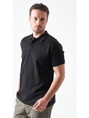 Tena Erkek Siyah Ayaklı Yaka Basic Ay Parçası Yırtmaçlı Iki Düğmeli Tişört