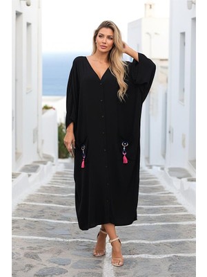 Modanı Seç Siyah V Yaka Cepleri ve Sırtı Otantik Nakışlı Püsküllü Oversize Uzun Gömlek Elbise